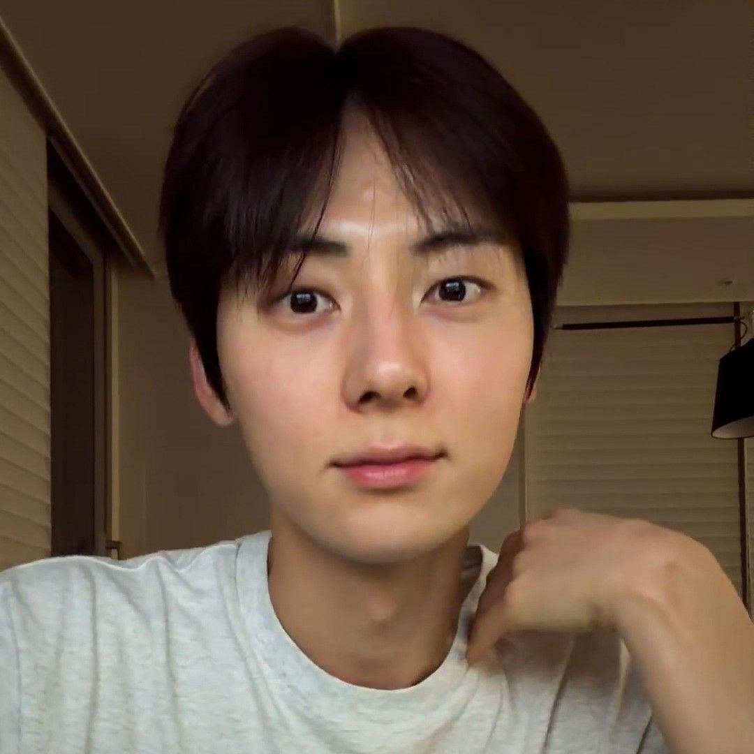 황민현의 비하인드 컷