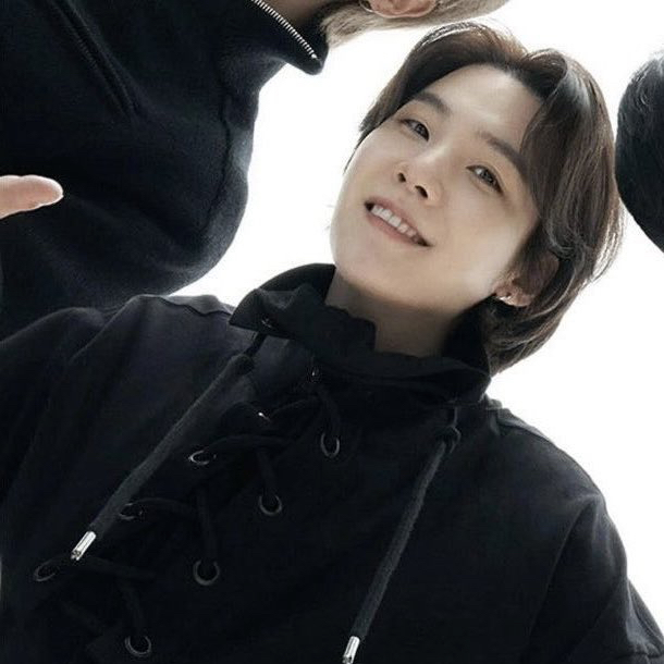 Foto aktivitas terbaru SUGA (BTS)