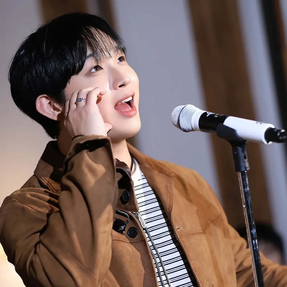 Behind-the-scenes cut of Lim Hyunsik (BTOB)