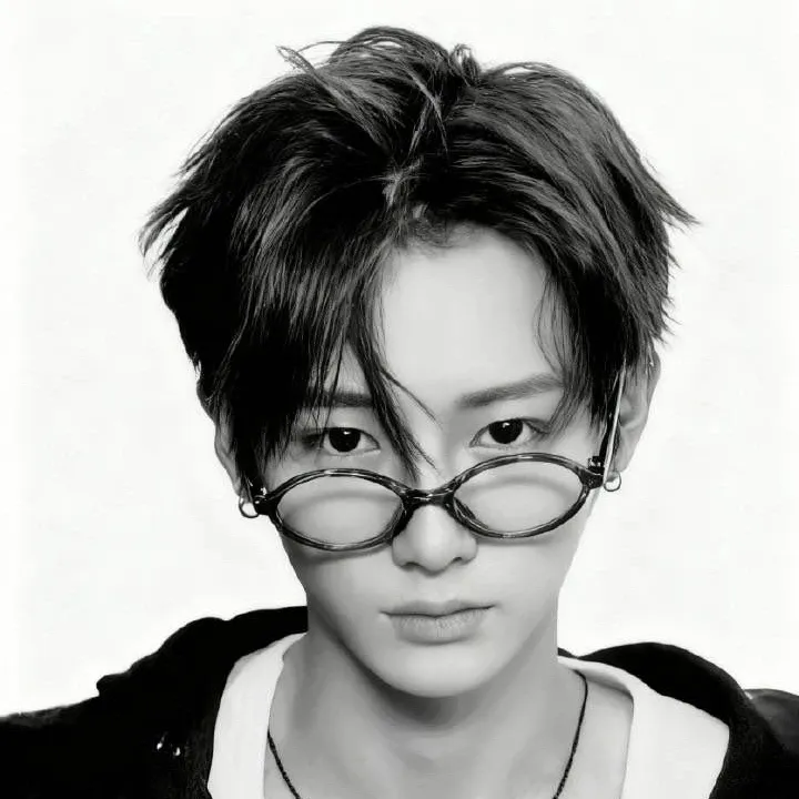 Recent activity shot of Zhou Anxin (ALPHA DRIVE ONE)