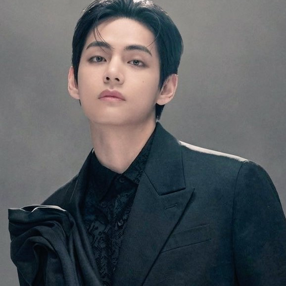 Behind-the-scenes cut of V (BTS)