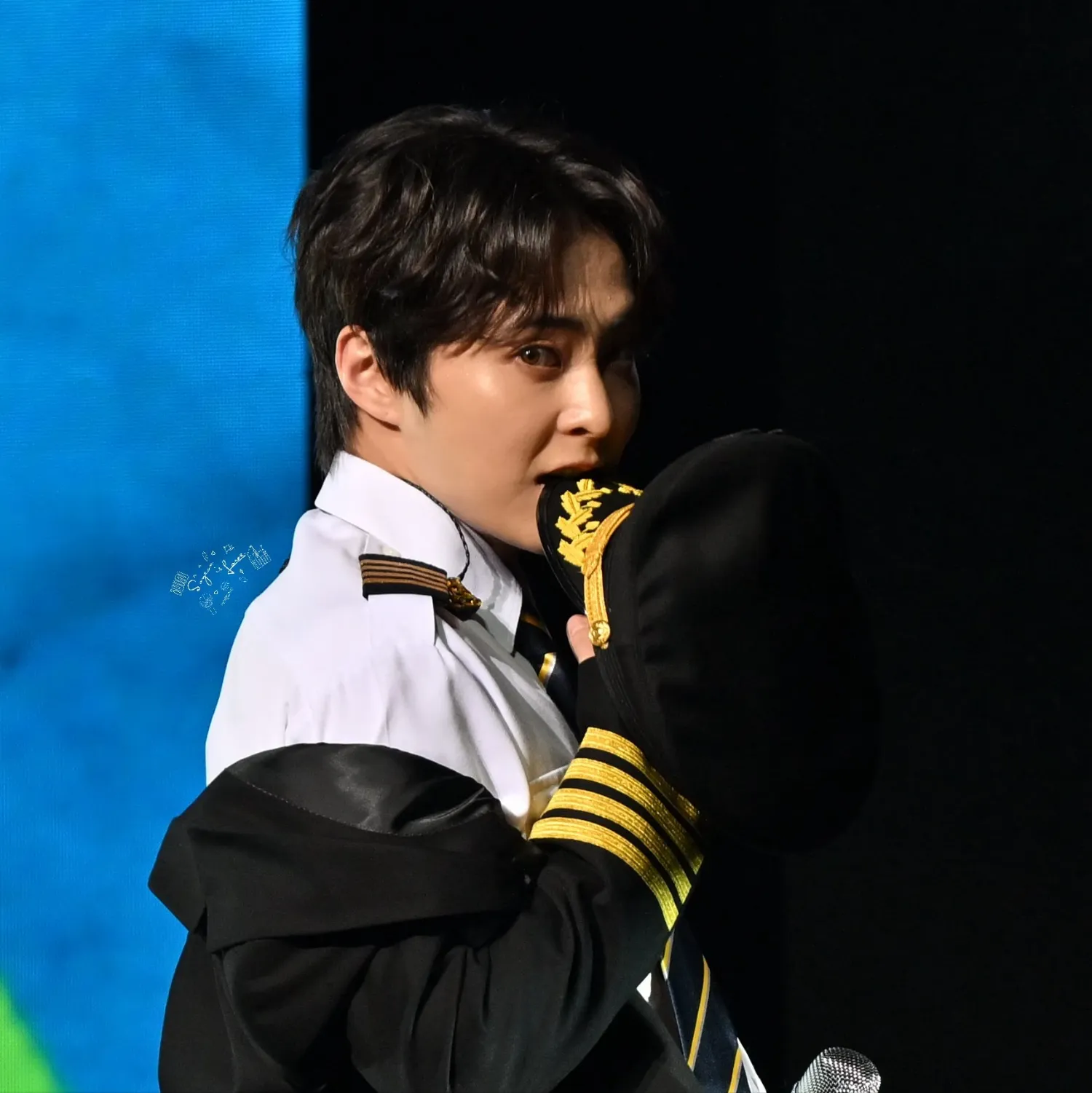 시우민 (EXO)의 비하인드 컷