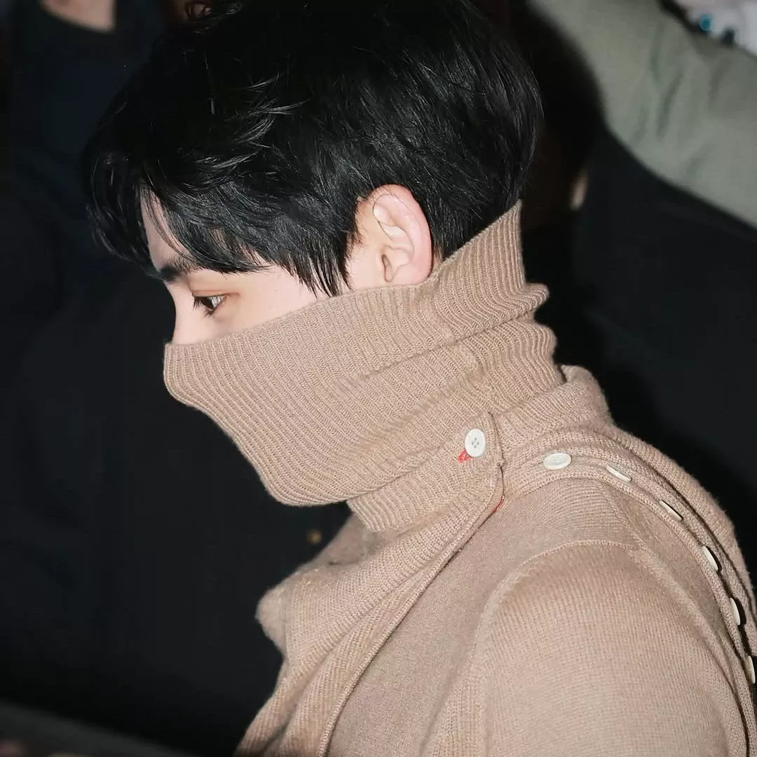 뷔 (방탄소년단)의 최신 사진
