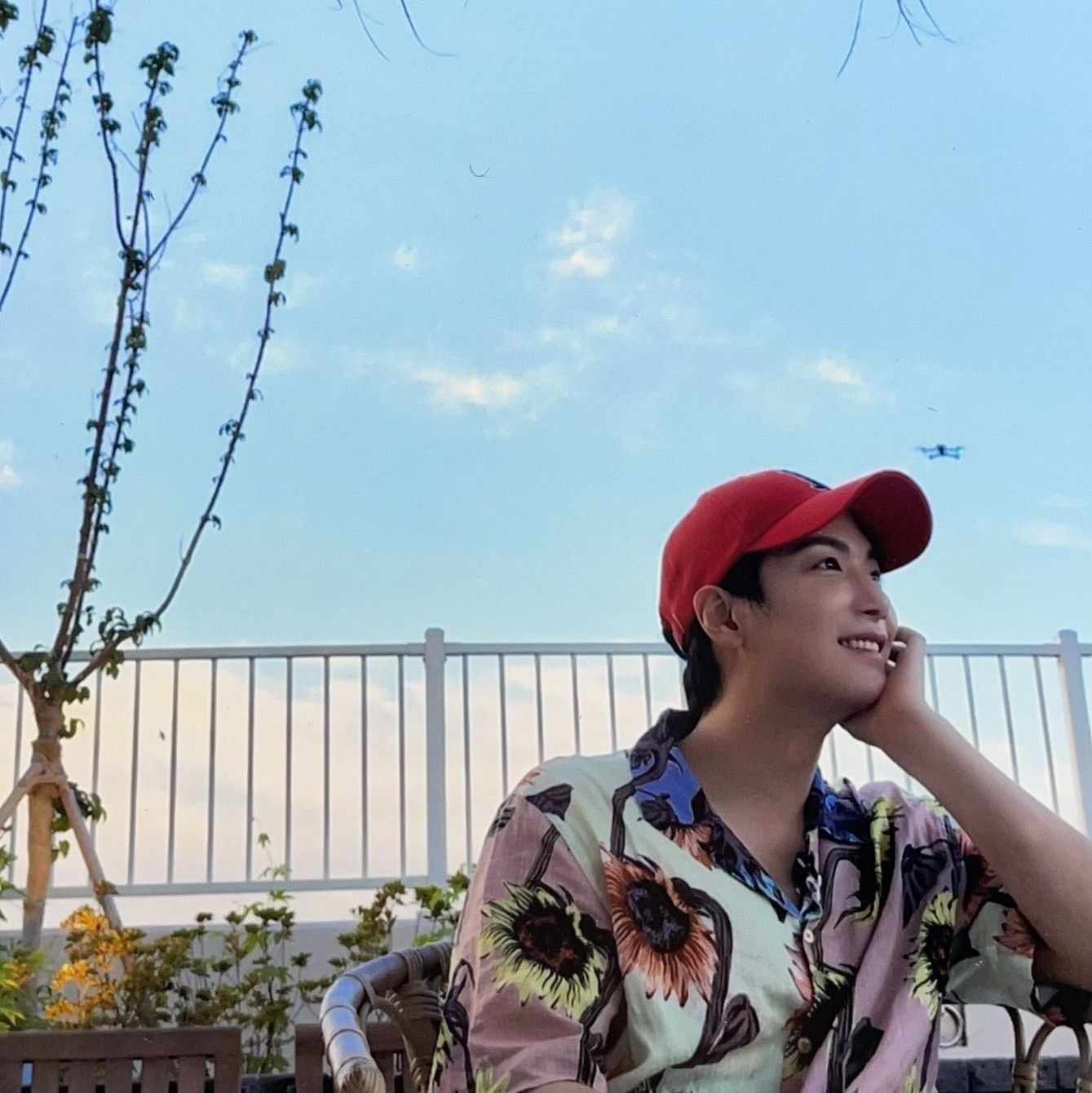 A moment captured by Kim Jonghyeon's fan