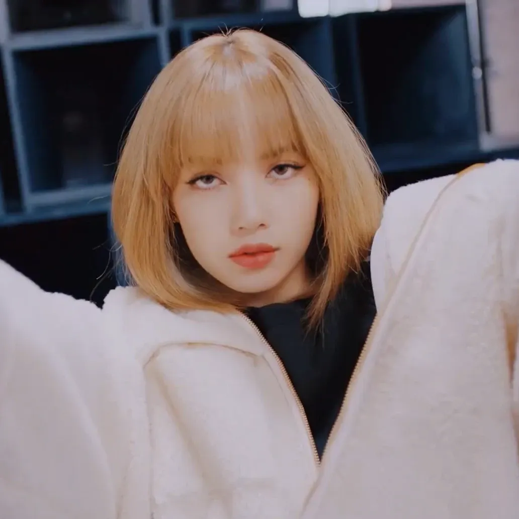 리사 (BLACKPINK)의 최신 사진