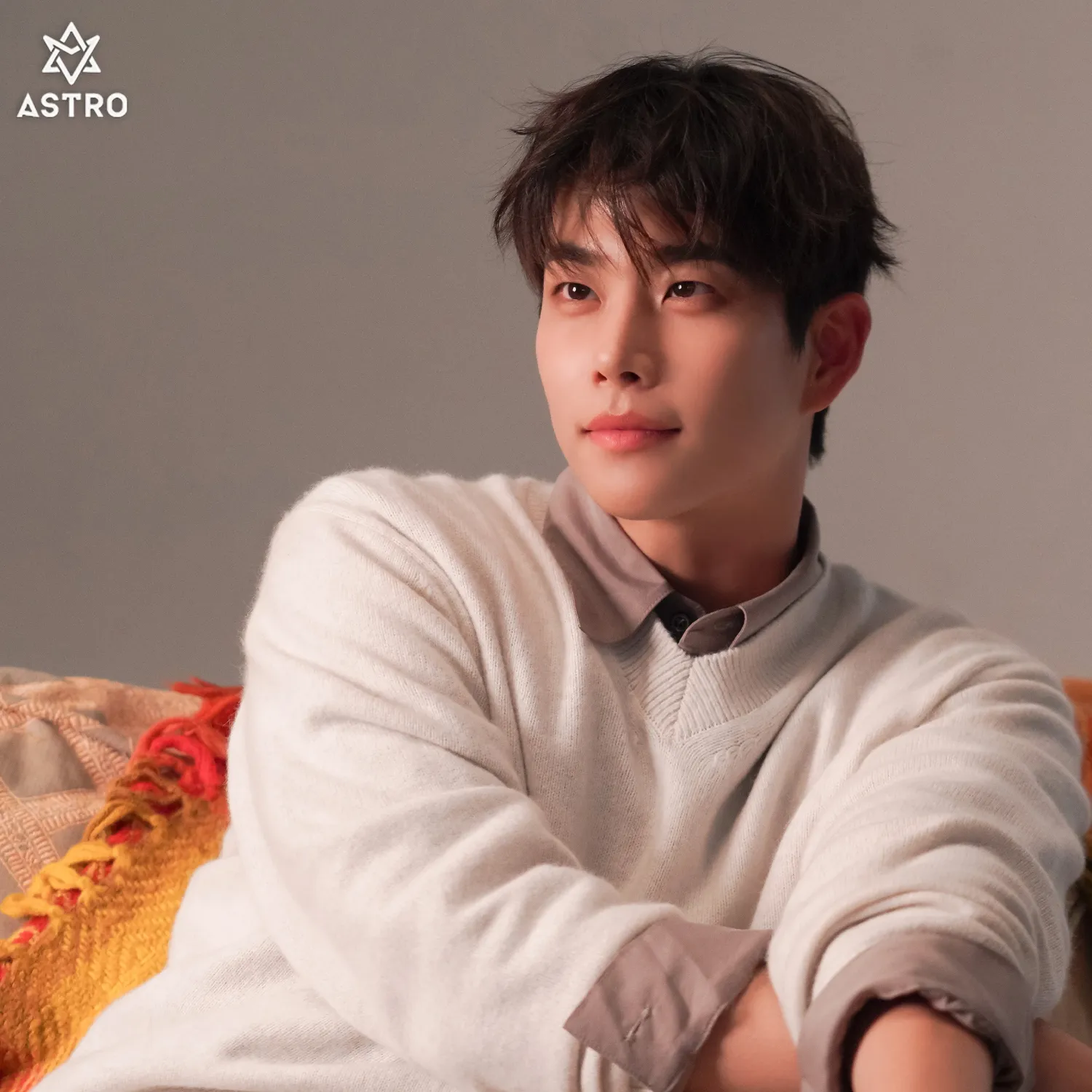 A moment captured by MJ (ASTRO)'s fan