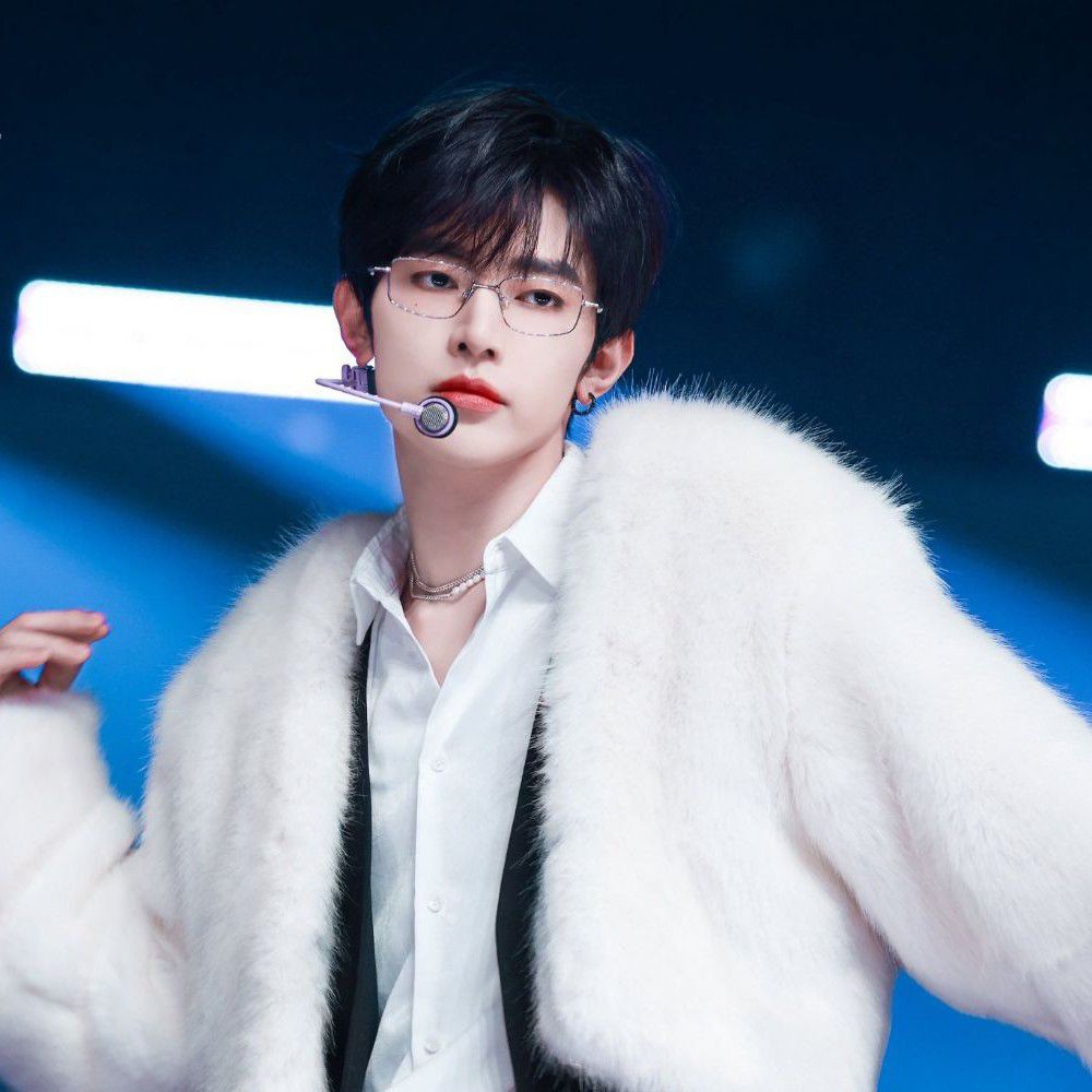 A moment captured by Zhang Hao (ZEROBASEONE)'s fan