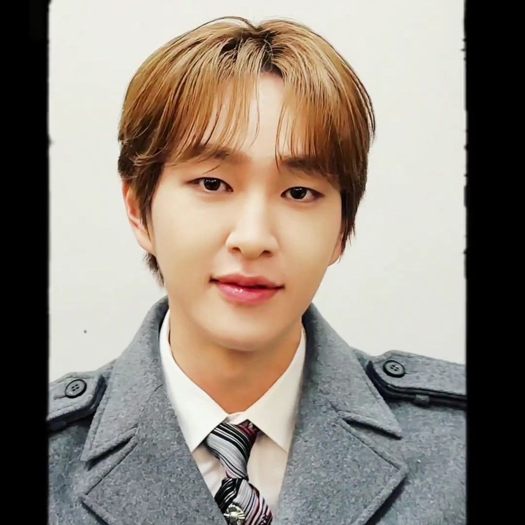 Latest photo of Onew (SHINee)