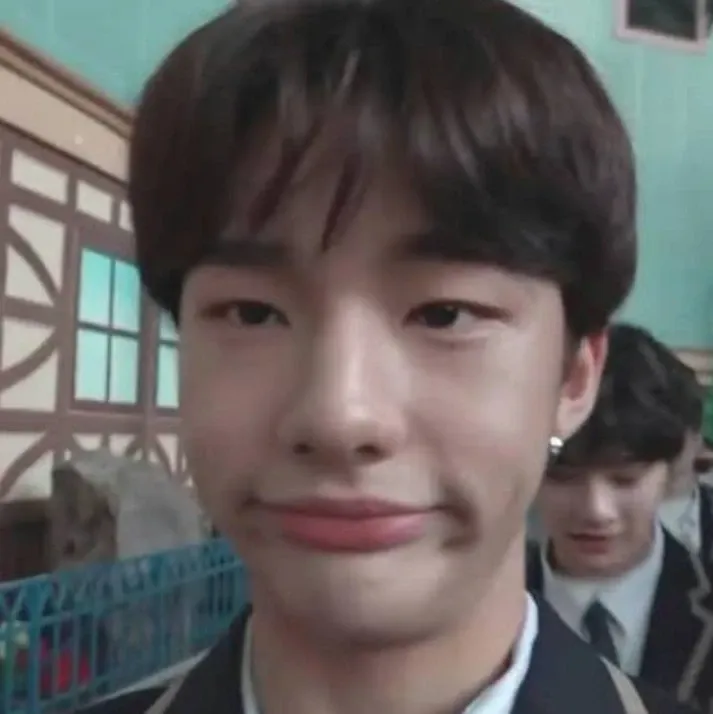 Latest photo of Hyunjin (Stray Kids)