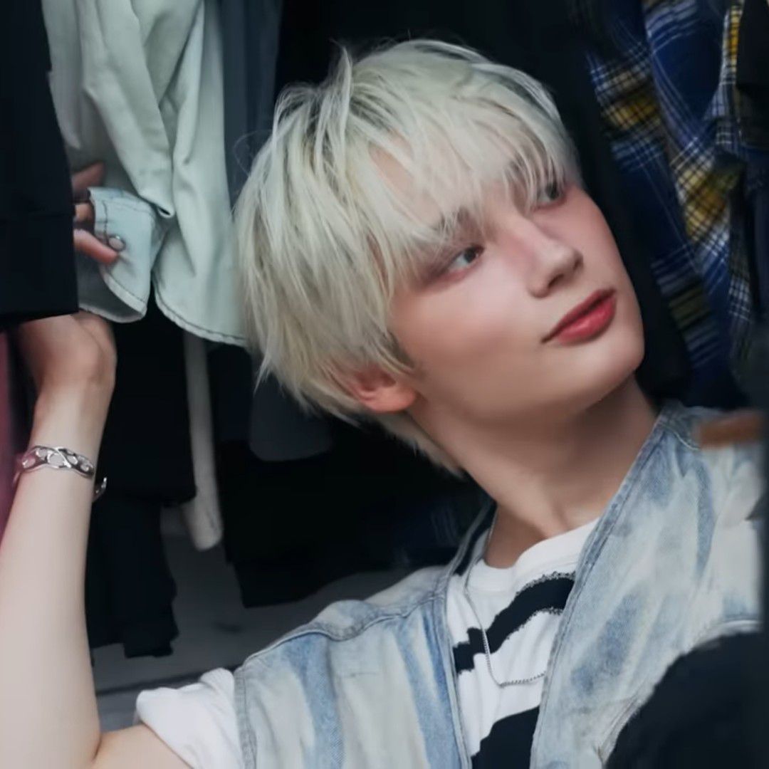 Latest photo of HueningKai (TOMORROW X TOGETHER)