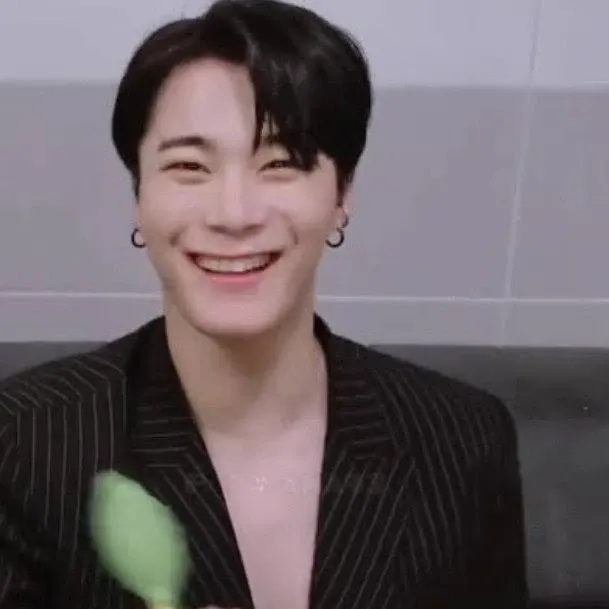 A moment captured by Moonbin (ASTRO)'s fan