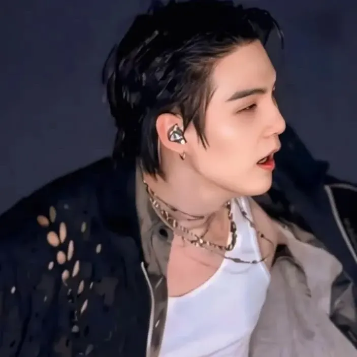 슈가 (방탄소년단) 최근 활동샷