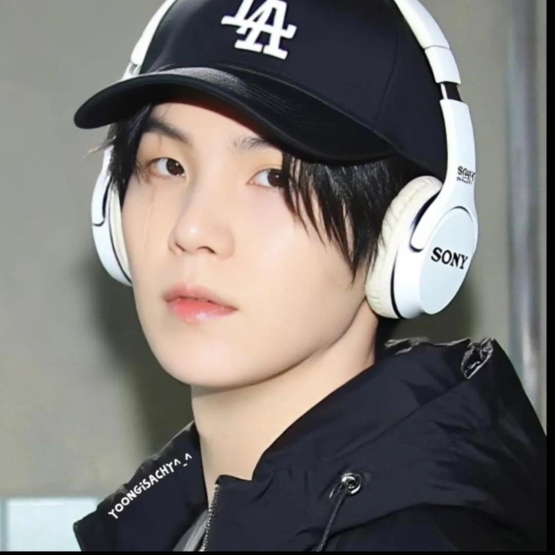 Behind-the-scenes cut of SUGA (BTS)