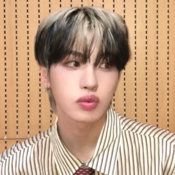 Potret di balik layar Huiwon (n.SSign)