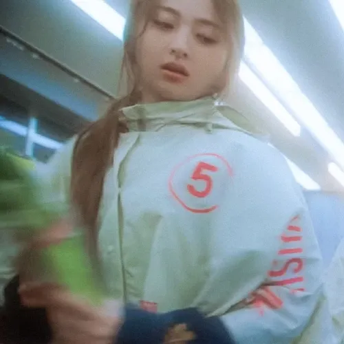 Recent activity shot of LE SSERAFIM