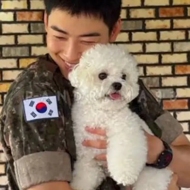Recent activity shot of Eunwoo (ASTRO)