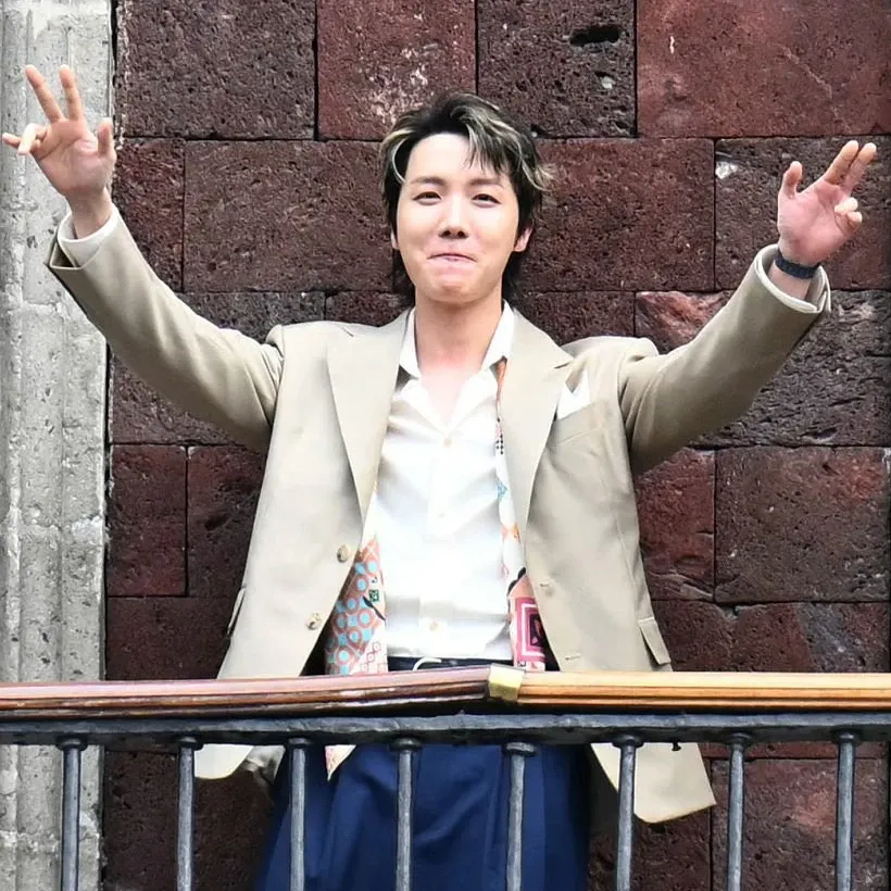 제이홉 (방탄소년단) 최근 활동샷