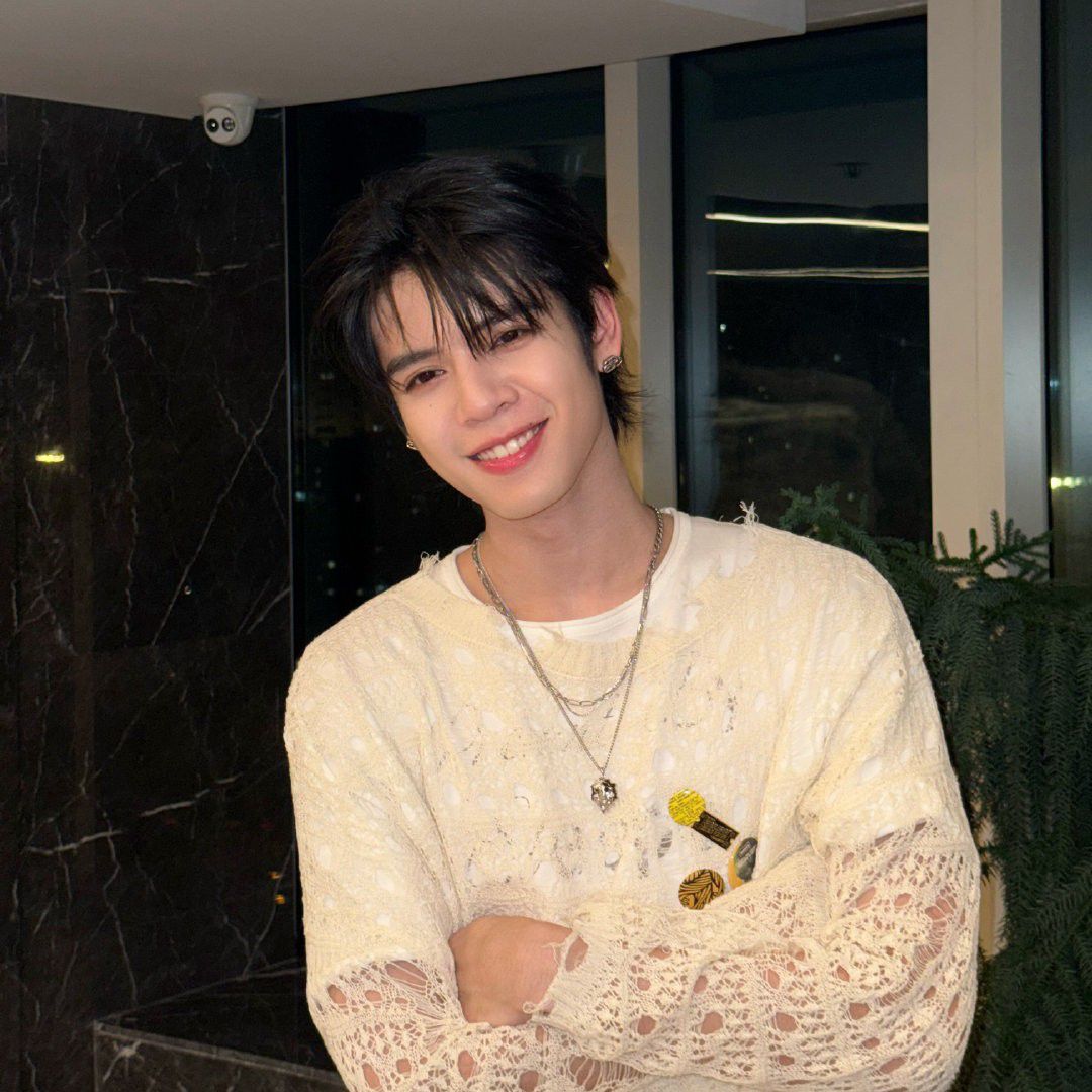 Behind-the-scenes cut of DORN (NexT1DE)