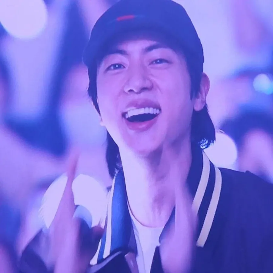Behind-the-scenes cut of Jin (BTS)