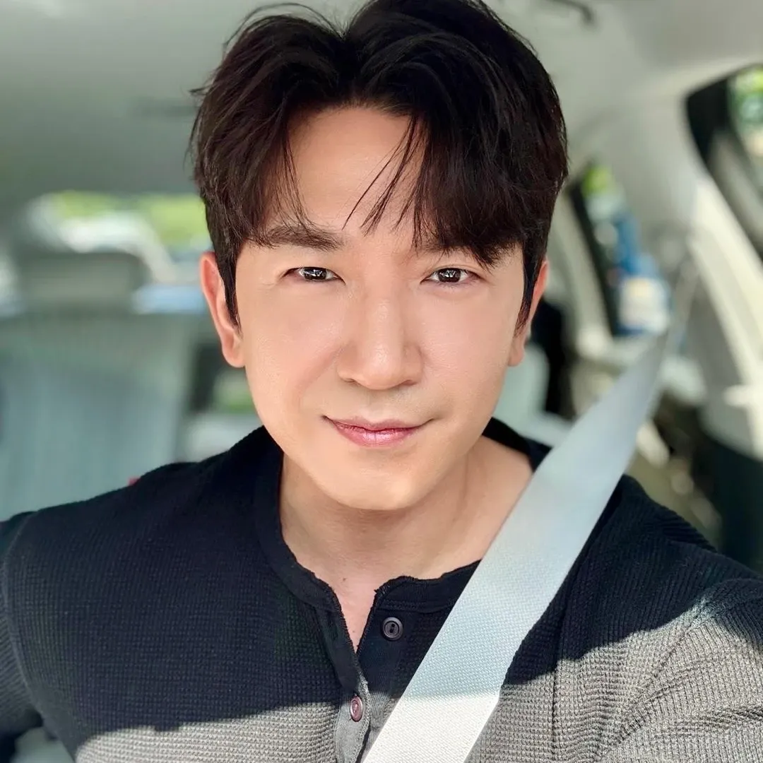 Latest photo of Lee Minwoo (SHINHWA)
