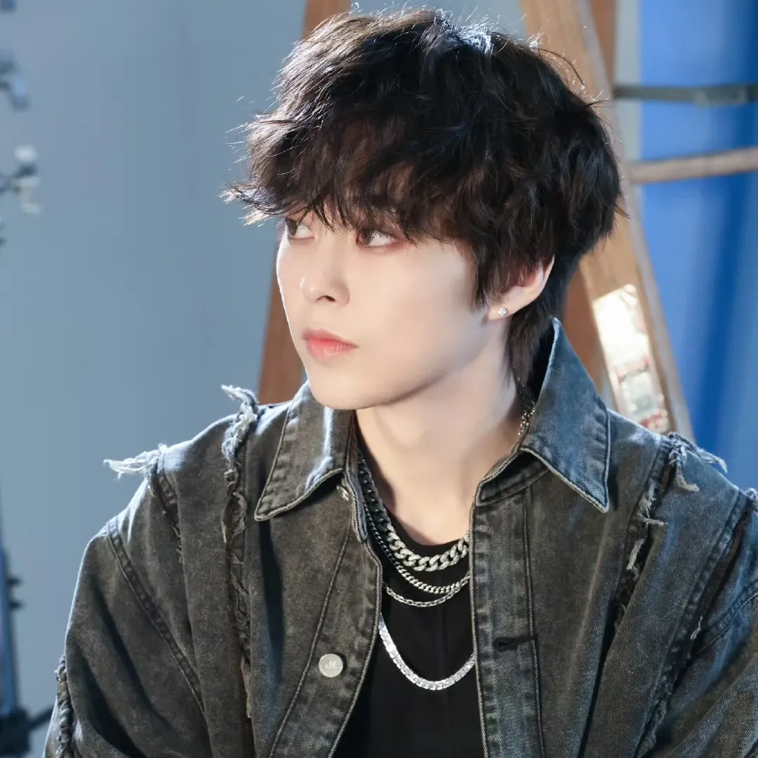 시우민 (EXO)의 비하인드 컷