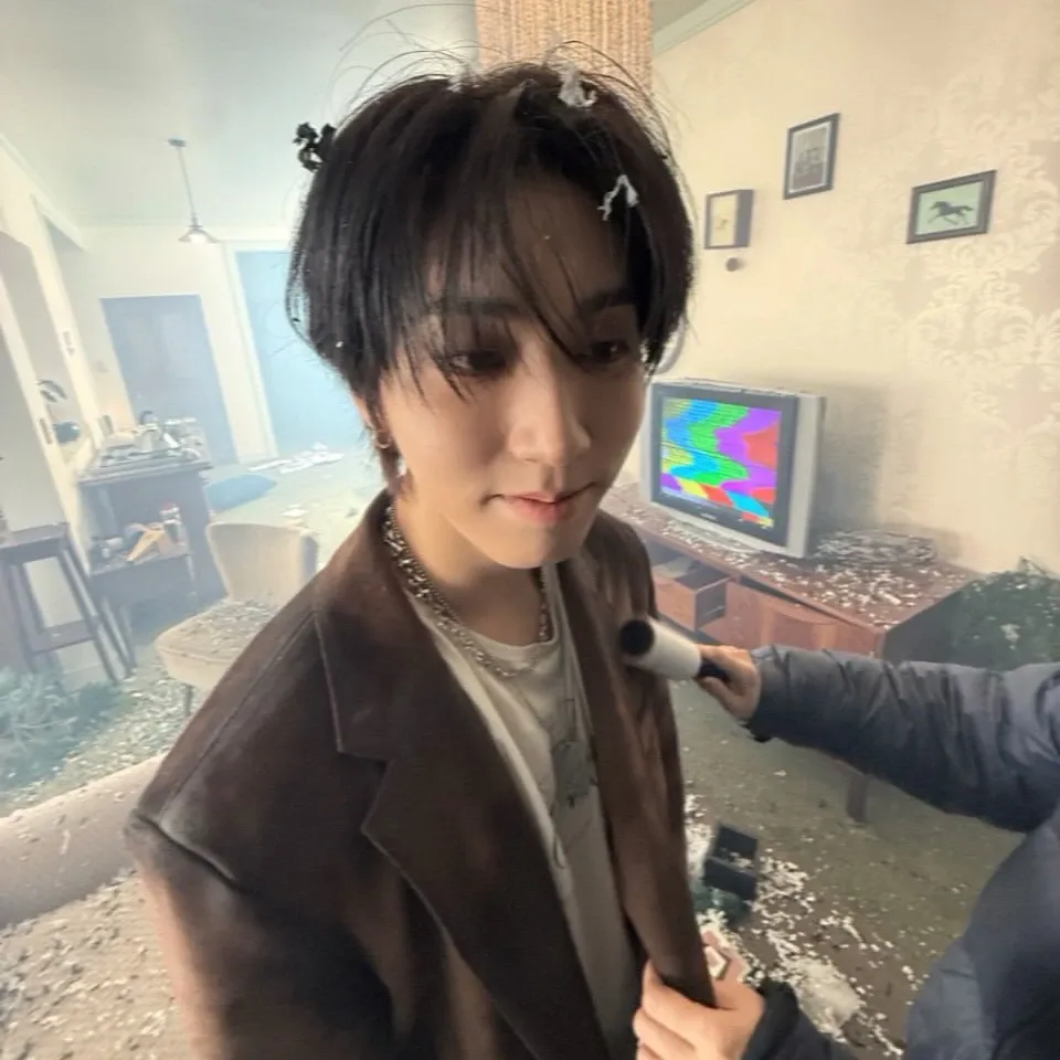 Behind-the-scenes cut of Stray Kids