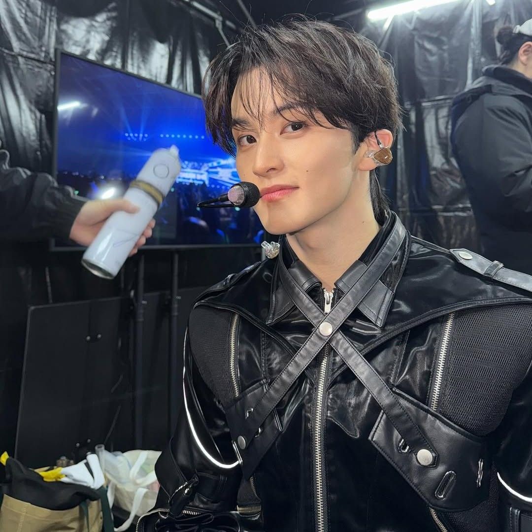 A moment captured by Mark (NCT 127, NCT DREAM)'s fan