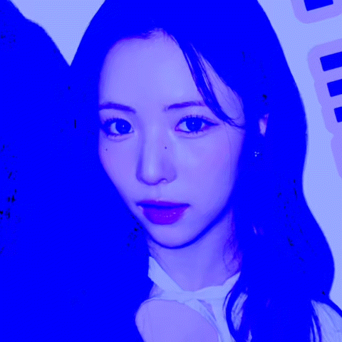 Latest photo of Maya (NiziU)