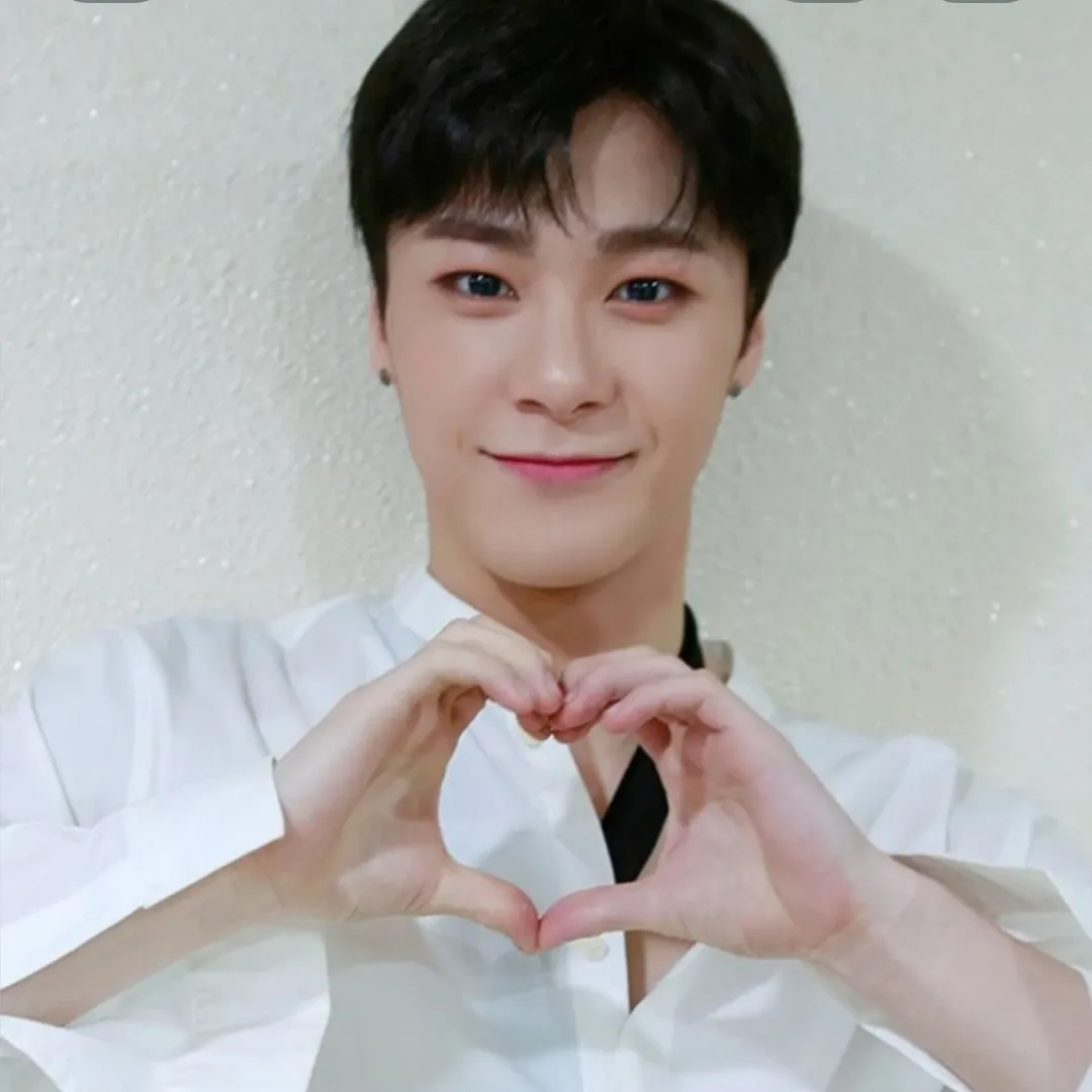 Behind-the-scenes cut of Moonbin (ASTRO)
