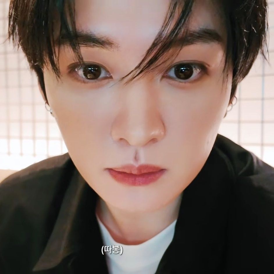 Latest photo of Lee Know (Stray Kids)