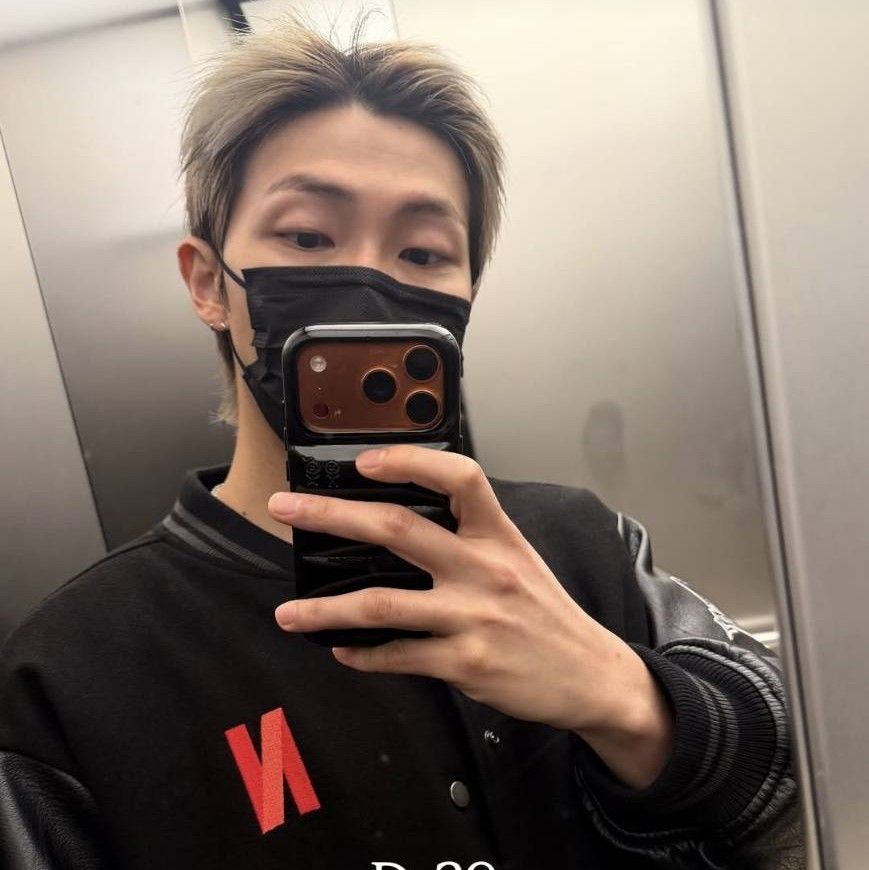 RM (防弹少年团)的最新照片