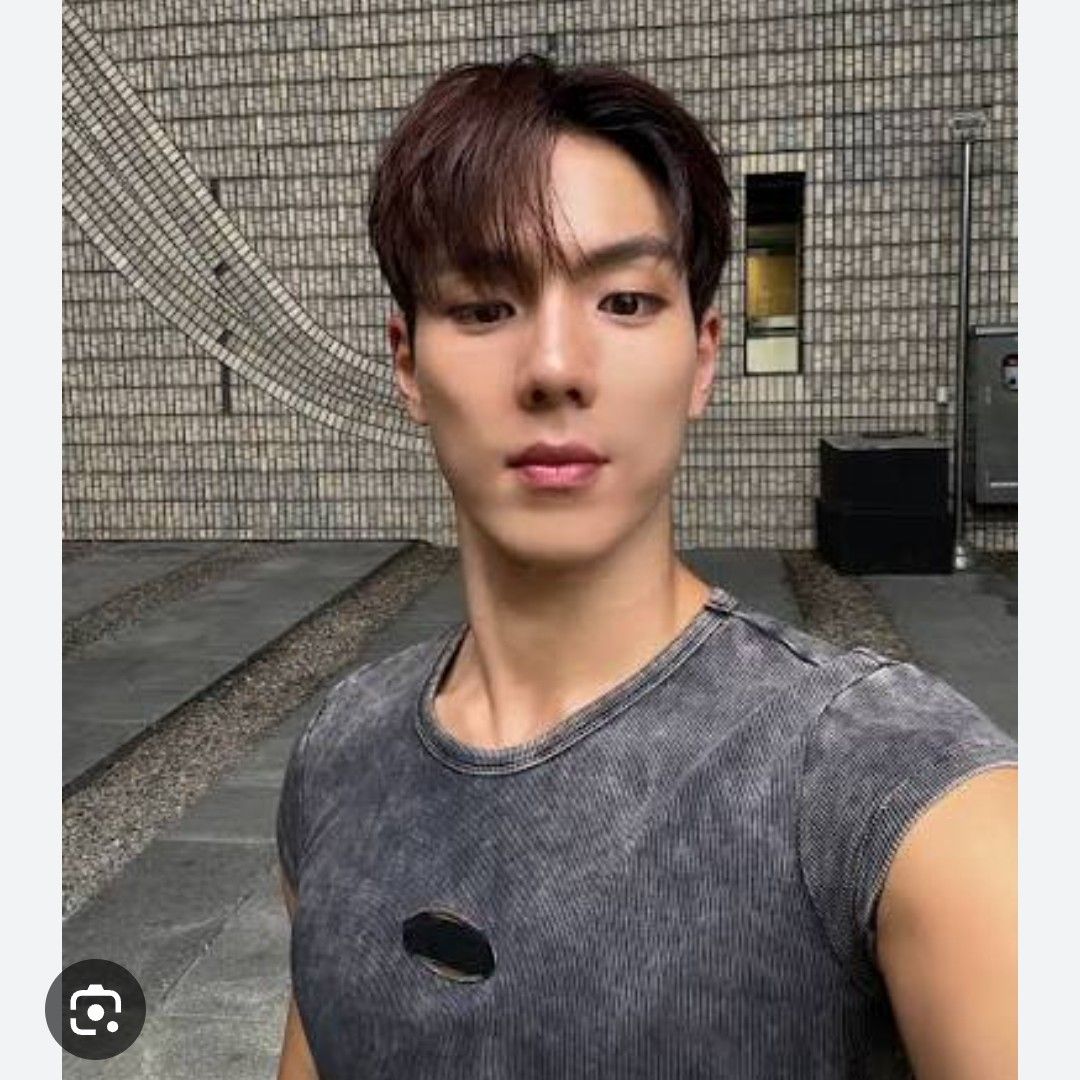 Behind-the-scenes cut of Shownu (MONSTA X)