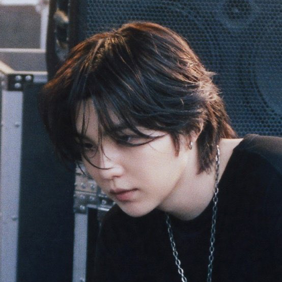 Potret di balik layar SUGA (BTS)