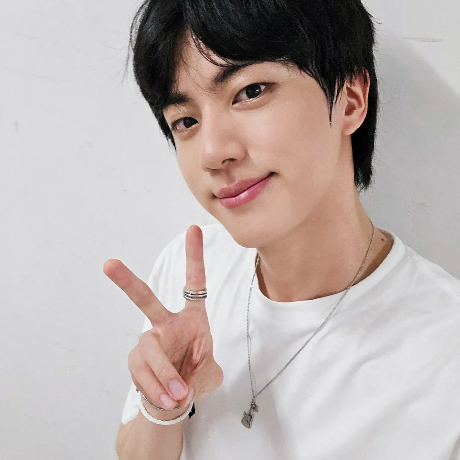 Potret di balik layar Jin (BTS)