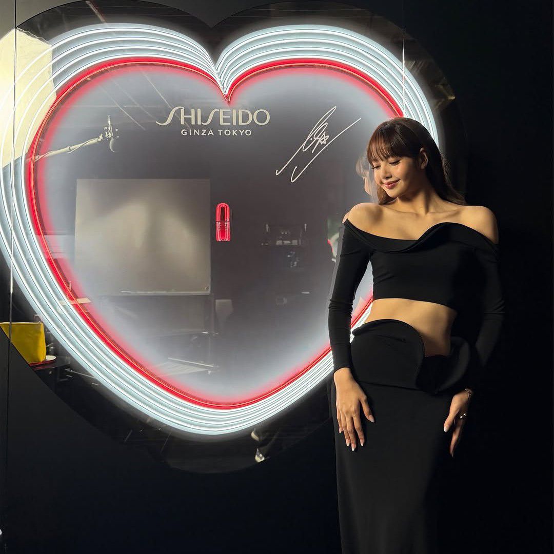 Latest photo of Lisa (BLACKPINK)