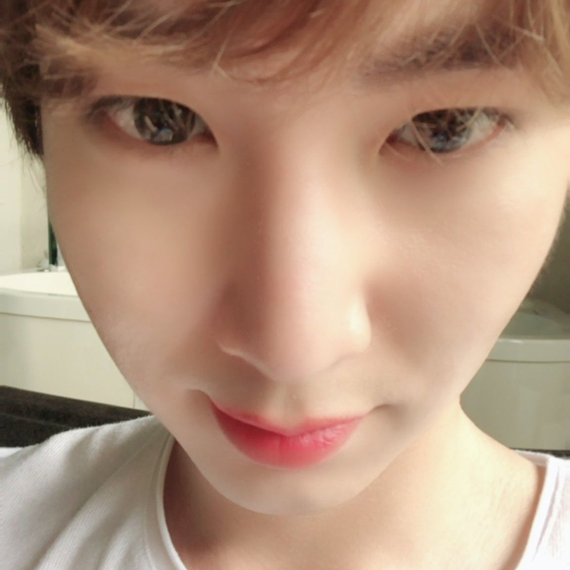 A moment captured by Shinwon (PENTAGON)'s fan