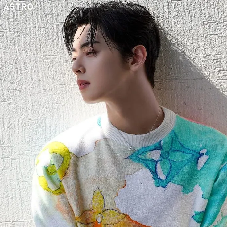 Recent activity shot of Eunwoo (ASTRO)