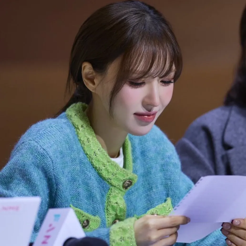 A moment captured by Wendy (Red Velvet)'s fan