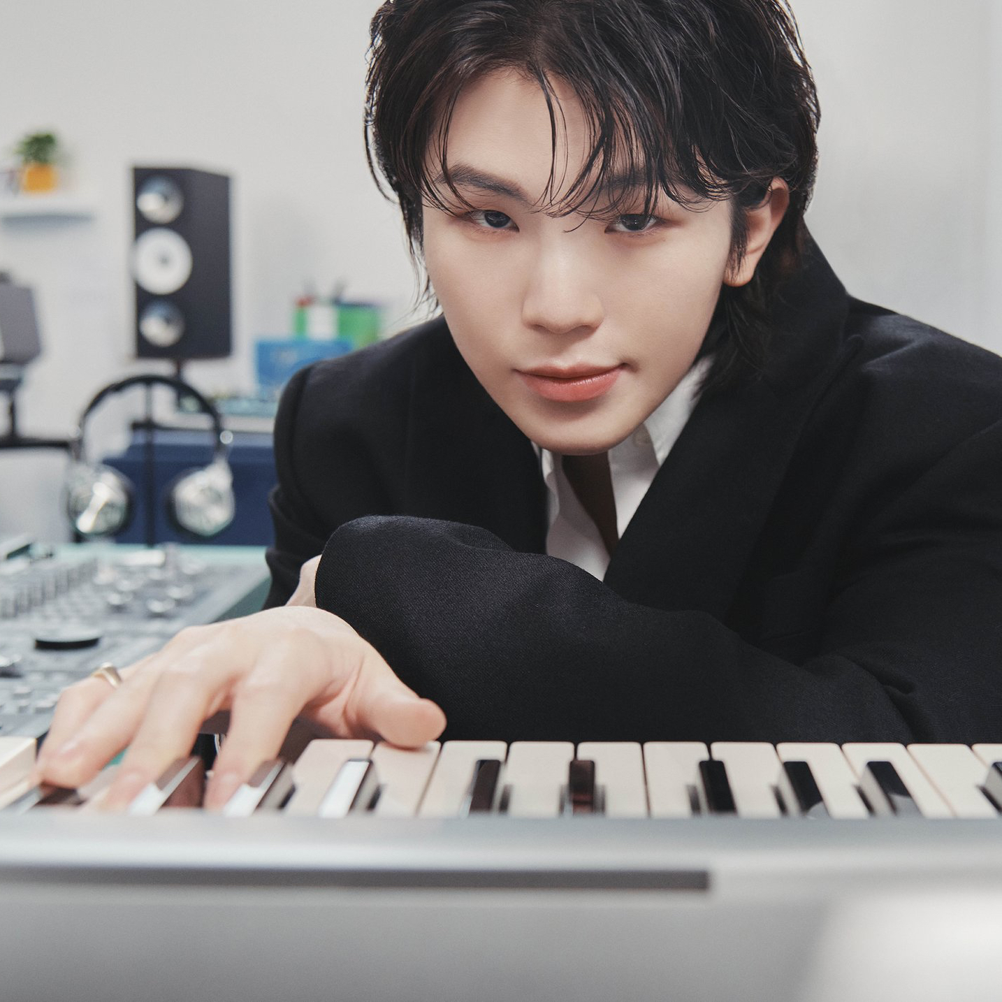 Latest photo of Woozi (SEVENTEEN)