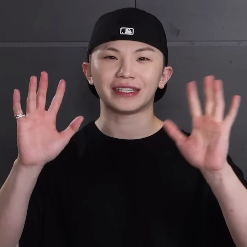 Woozi (SEVENTEEN)的幕後花絮