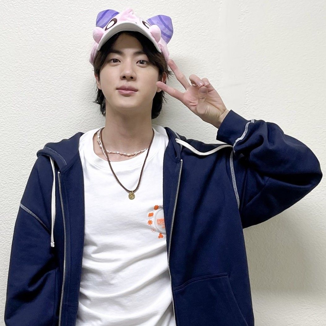 Behind-the-scenes cut of Jin (BTS)