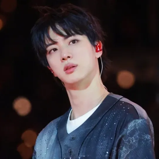 진 (방탄소년단)의 최신 사진