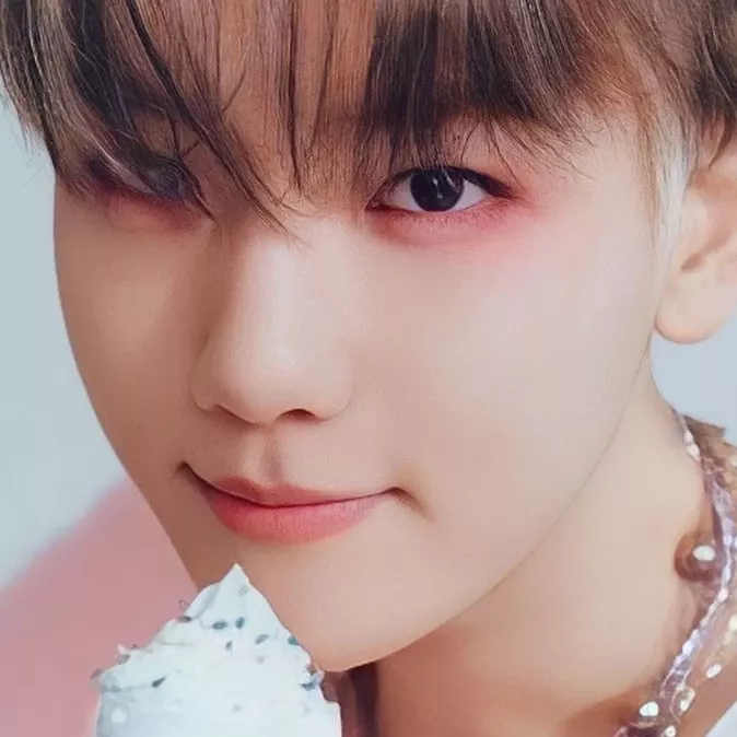 백현 (EXO)의 비하인드 컷