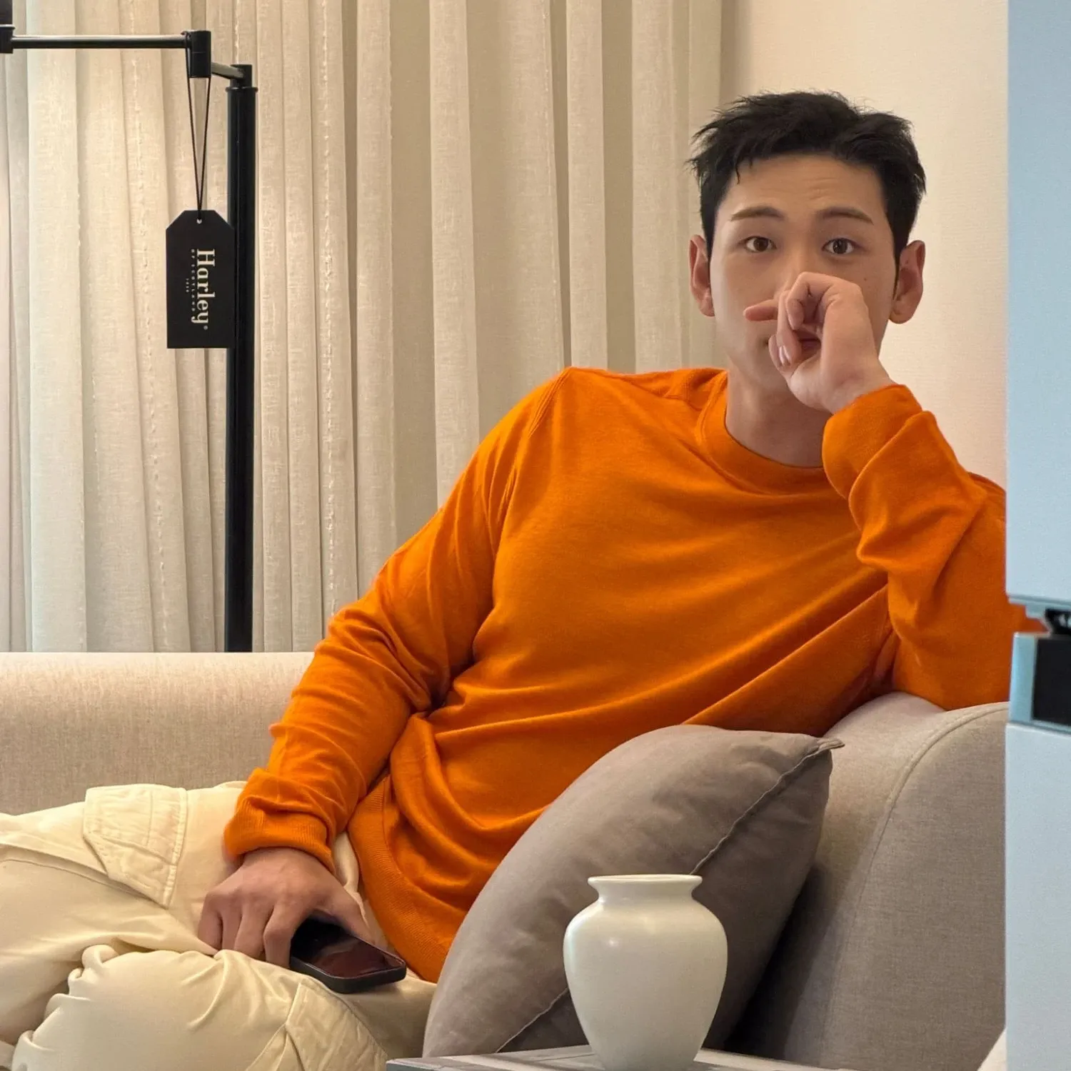 백호 최근 활동샷