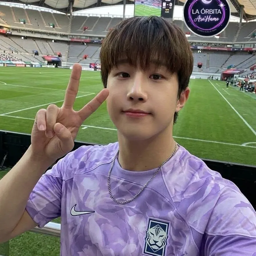 A moment captured by Jinjin (ASTRO)'s fan