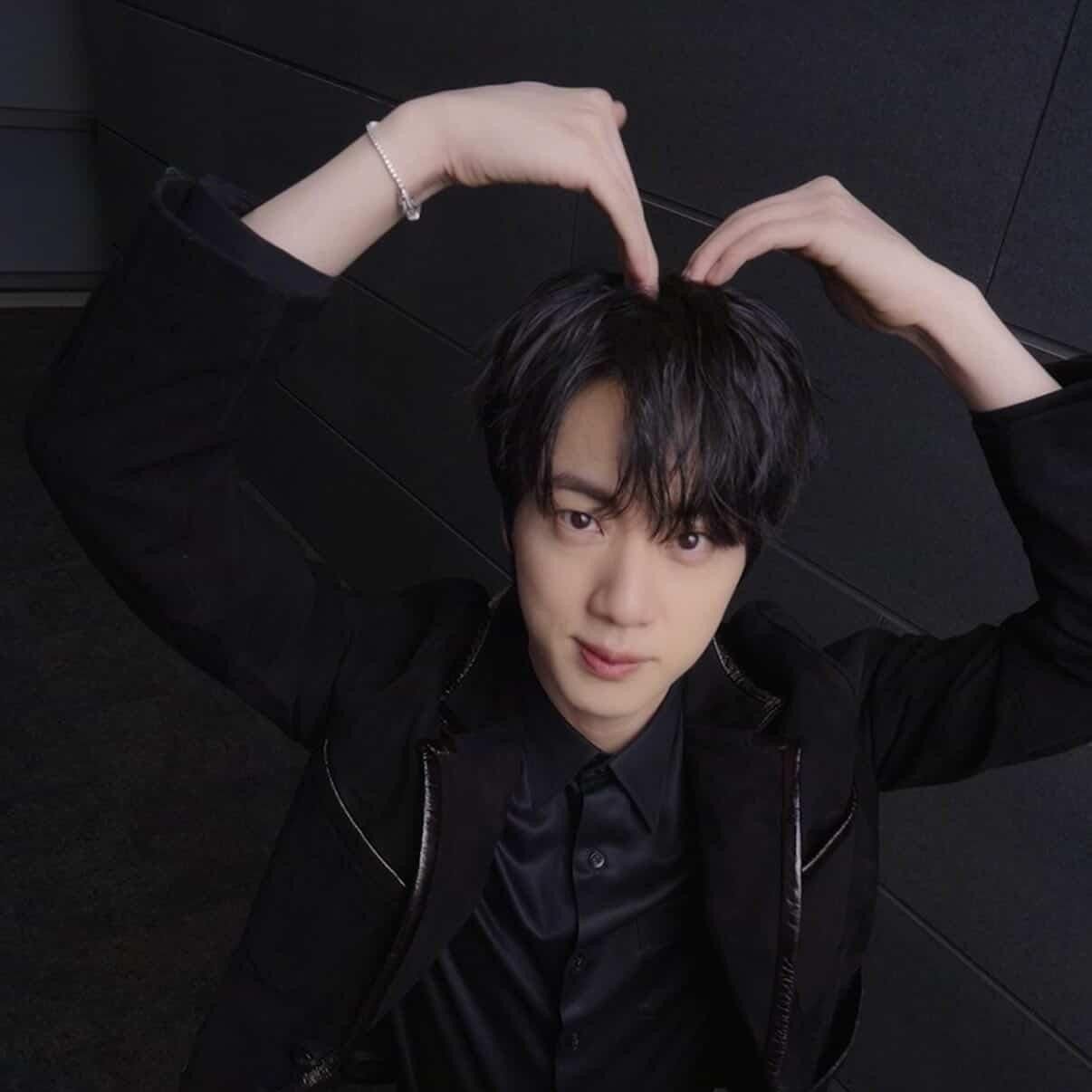 진 (방탄소년단)의 비하인드 컷