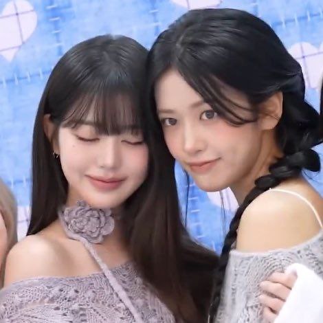 A moment captured by Jang Wonyoung (IVE)'s fan