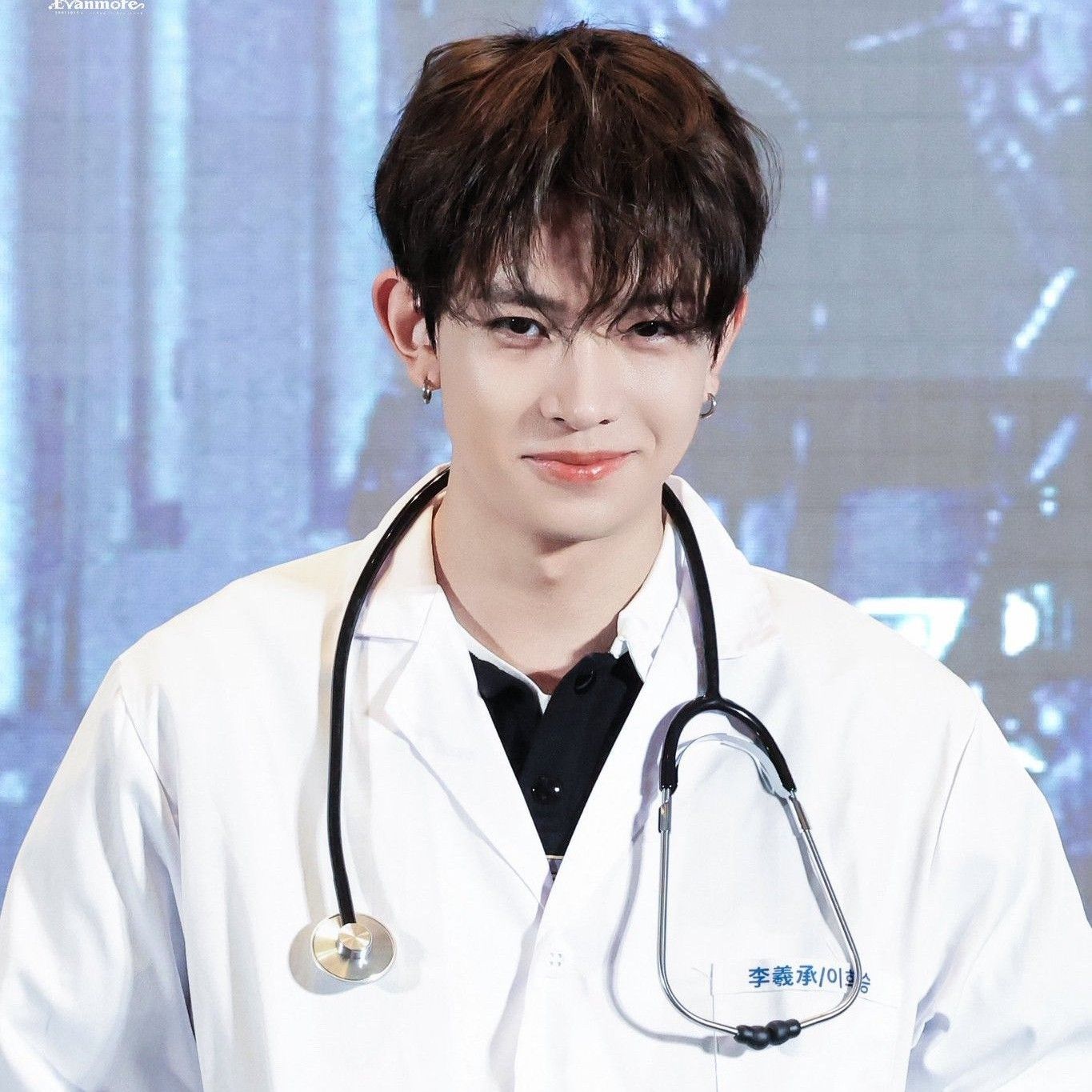 Latest photo of Heeseung