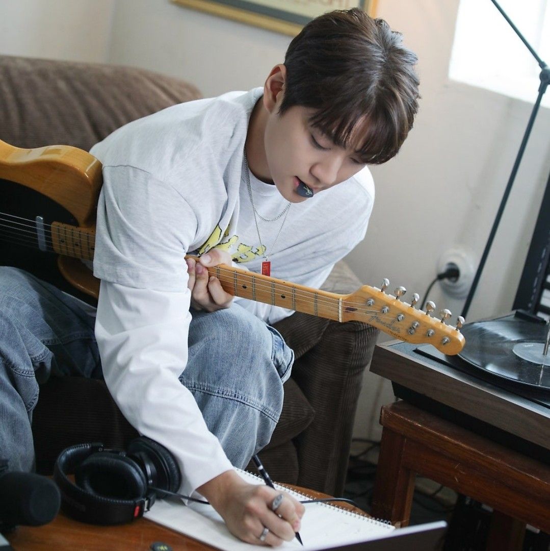 Recent activity shot of Hong Joochan (GoldenChild)