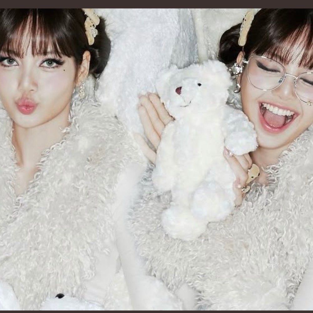 Foto aktivitas terbaru Lisa (BLACKPINK)